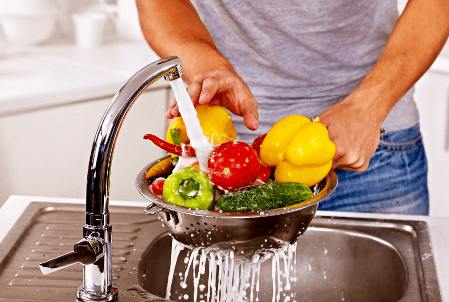 wash vegetables to prevent worm infections